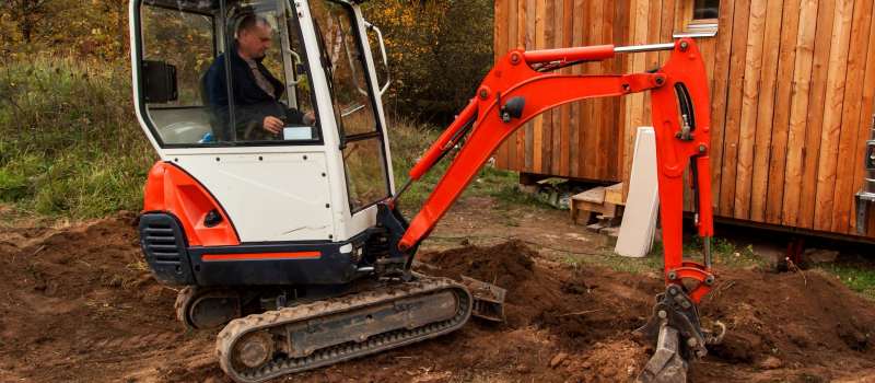 What Earthmoving Machinery is Best for a Tight Access Job?